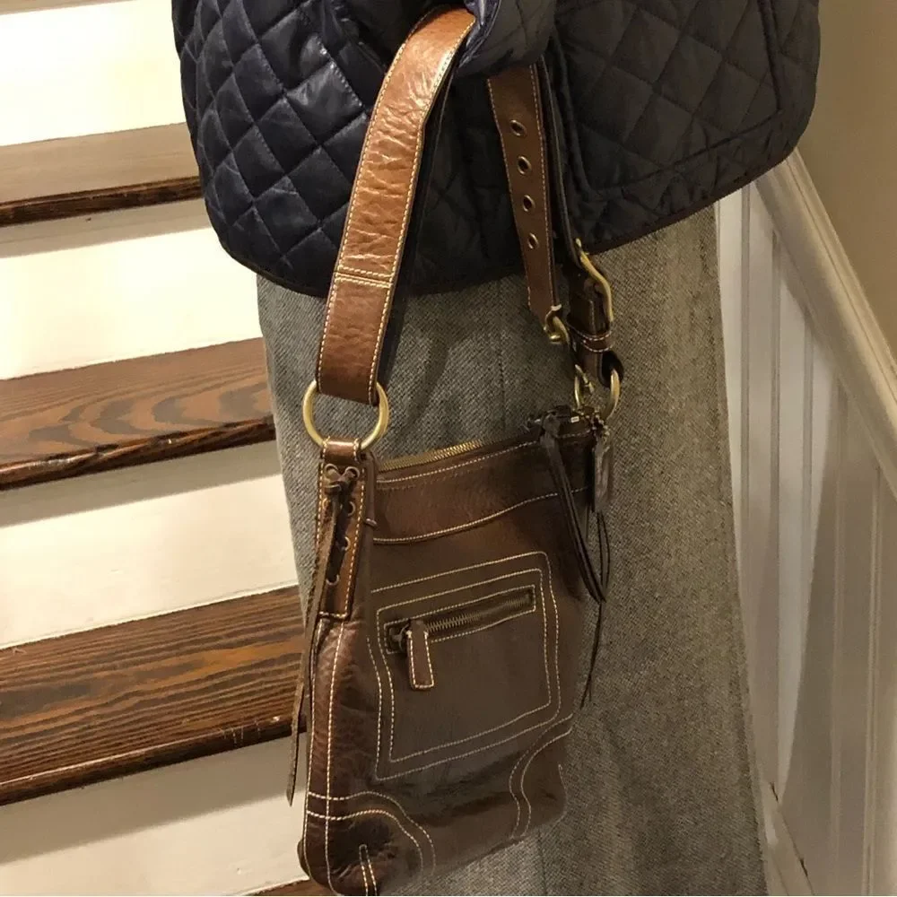COACH Brown Tumbled Leather Contrast Stitching Crossbody Bag Ext Zipper Pocket